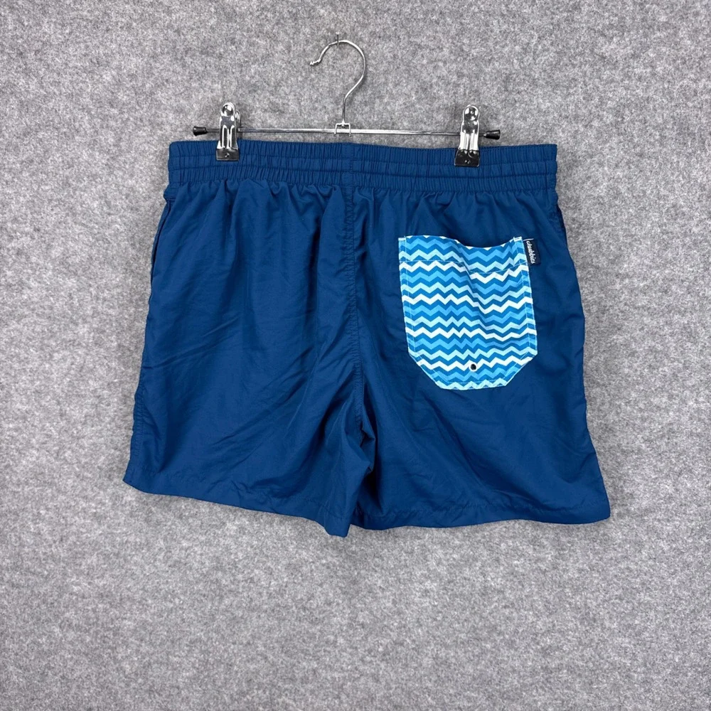 Chubbies Mens Medium Navy Blue Swim Trunks Chevron Back Pocket Mesh Lined Shorts